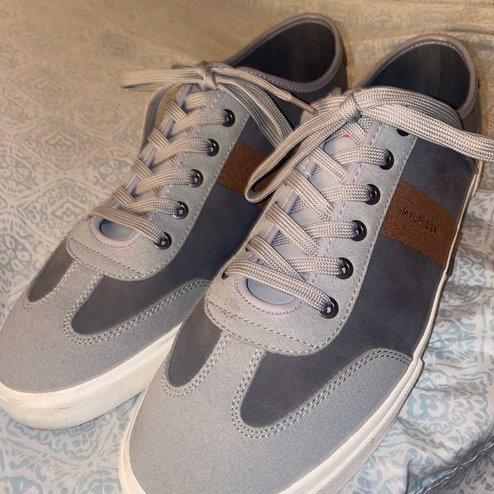 Tommy Hilfiger Pandoras(13) Gray and Brown Casual Sneaker Shoes NWOT EUC in Box